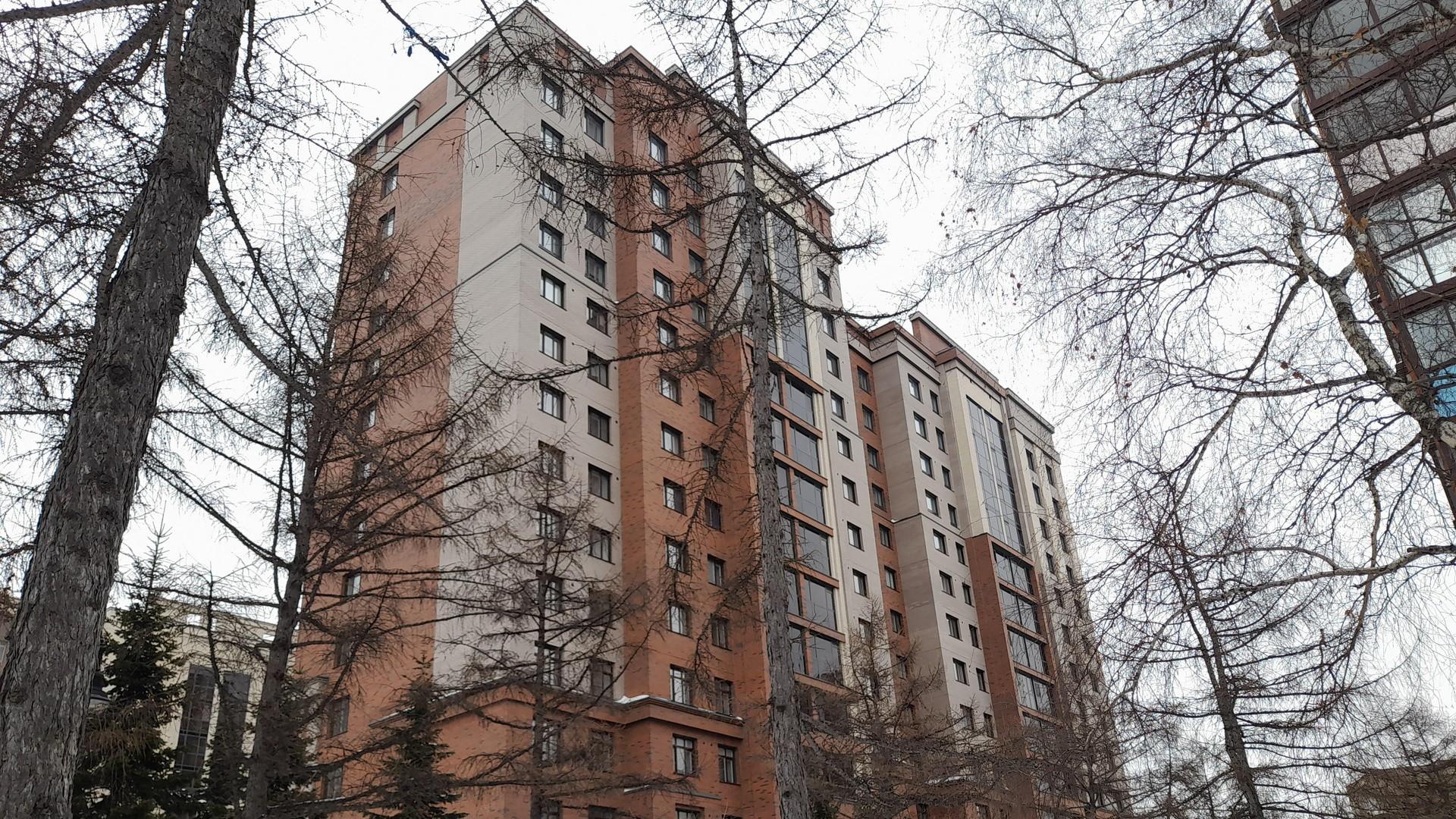 Новосибирскую квартиру дочери экс-депутата Алтайского края выставили на торги
