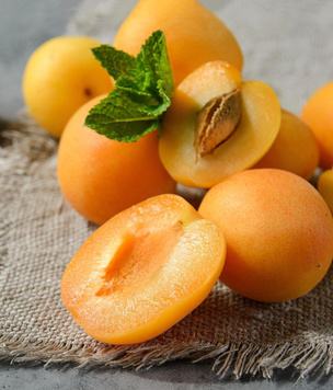 Вопросы читателей: как отличить спелые абрикосы на вид