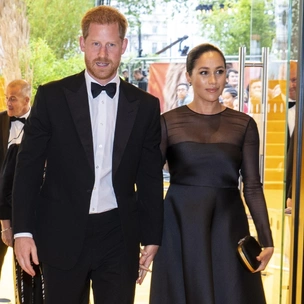 Какой сигнал Меган Маркл посылает БКС — стоит только присмотреться к ее гардеробу