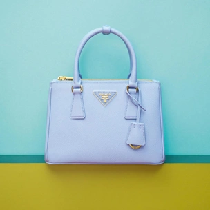 Something blue: небесная сумка Prada Galleria