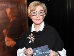 «Москва верит вашим слезам»: Олешко, Немоляева, Басилашвили и другие звезды прощаются с Алентовой