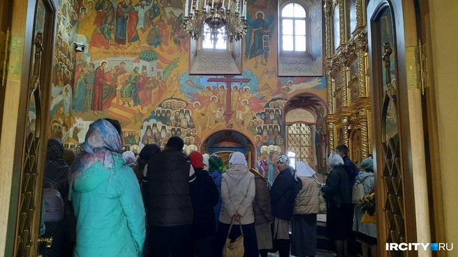 Вот те, кто приехал ради Спиридона раньше всех | Источник: Виктор Лучкин / «ИрСити»