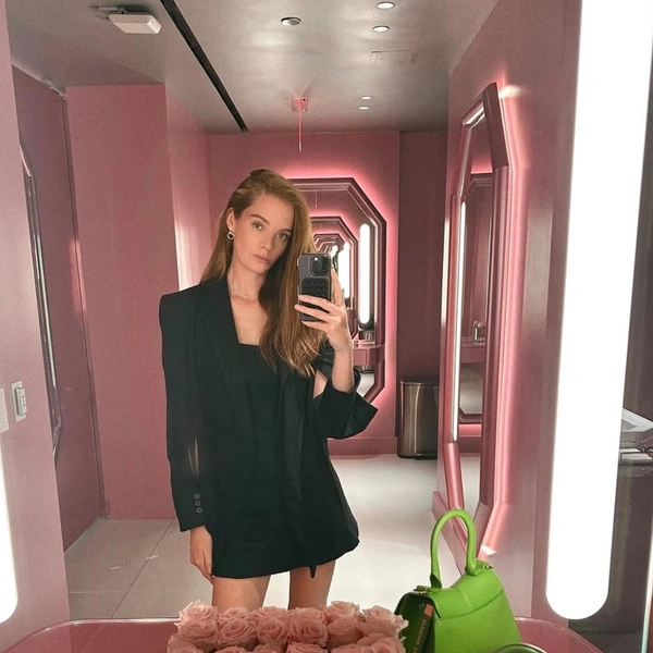 рыжеволосая супермодель Victoria’s Secret, стиль супермодели, мода Victoria’s Secret, как одевается супермодель, образ супермодели, Алексина Грэм | Источник: Социальные сети