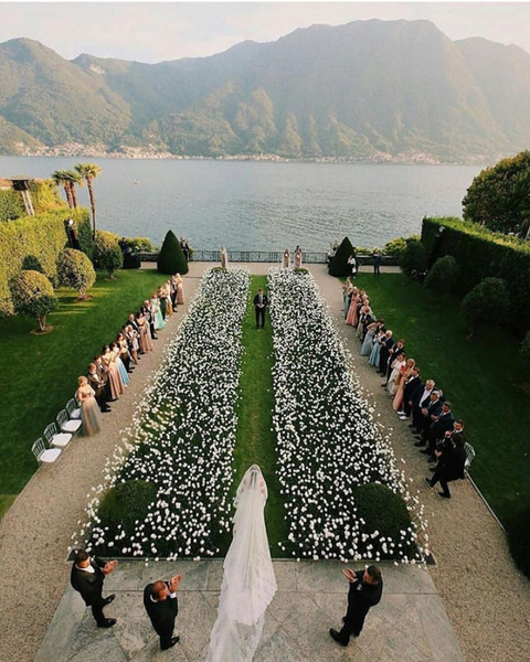 Кутюрное платье и звездные гости: как прошла итальянская свадьба Дарьи Клюкиной