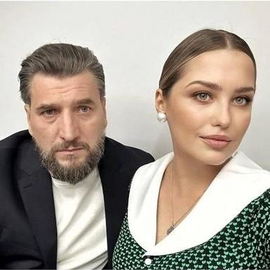 Александр Устюгов отрицал новости о беременности Аглаи Шиловской, но чуть не проговорился о ребенке