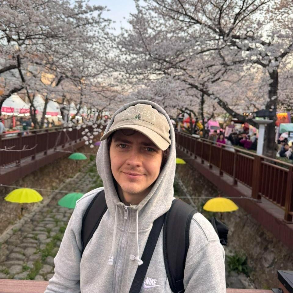 <p>Дмитрий Глазков</p>