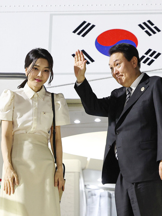 Как выглядит Первая леди Южной Кореи: новые фото самой скандальной жены президента в истории