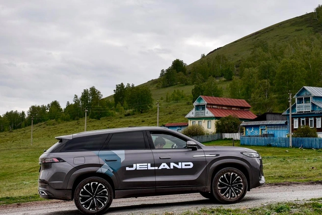 Jeland будет продавать копии автомобилей Jaecoo, которые сами являются копиями Chery (в данном случае Chery Tiggo 9 Pro) | Источник: Артем Краснов