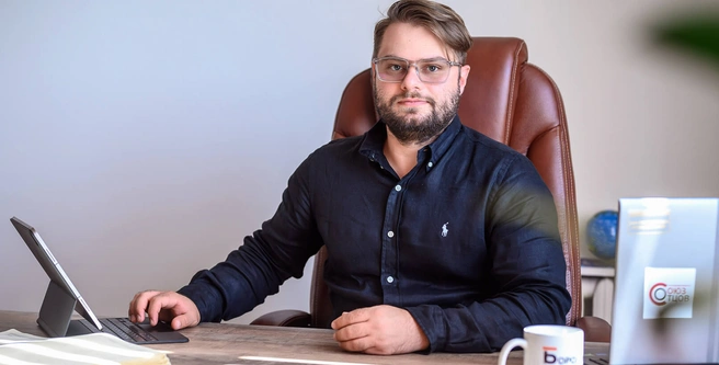 «Любишь „большие выигрыши“ — ждем на бесплатную консультацию по банкротству», — Юлиан Борохов | Источник: Борохов групп