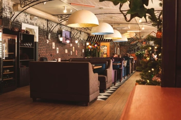 И еловой аркой на входе  | Источник: Ольга Миллер