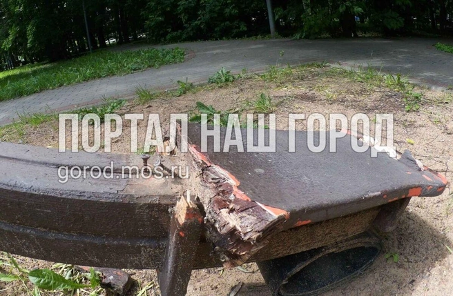 Качели опасны для детей | Источник: gorod.mos.ru