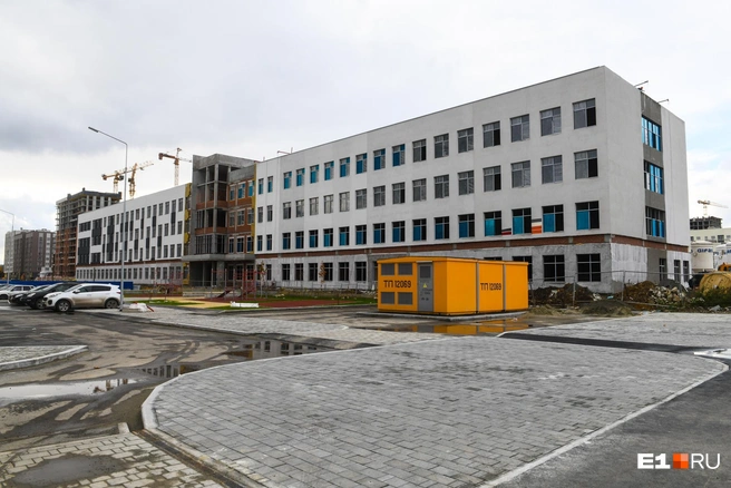 В городах Югры сейчас есть целый перечень незаконченных школ | Источник: Артем Устюжанин / E1.RU