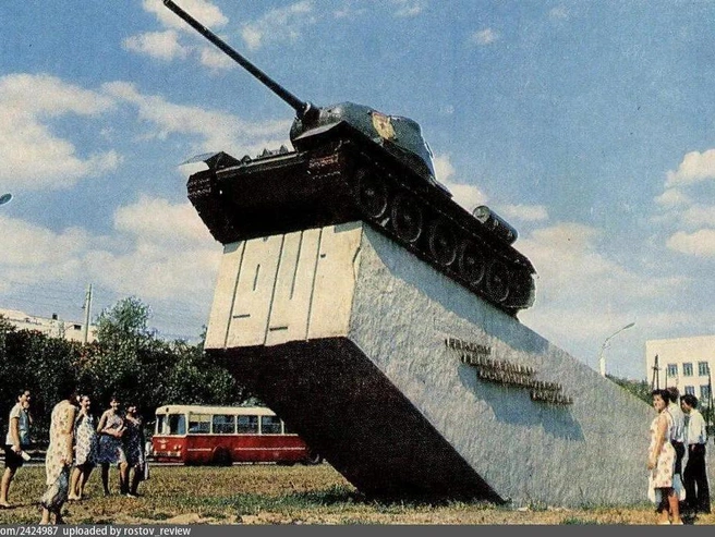 Гвардейская площадь в 1970 году | Источник: В. Панов / Pastvu.com
