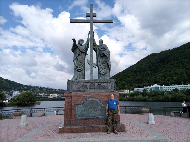 Памятник Святым Петру и Павлу в Петропавловске-Камчатском | Источник: Сергей Яковлев