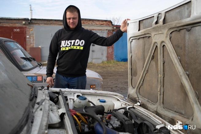 Благодаря дрифту спрос на старые «Жиги» заметно растет, а вот мастеров, способных сделать достойный «аппарат» не так уж много | Источник: Андрей Бортко / NGS.RU