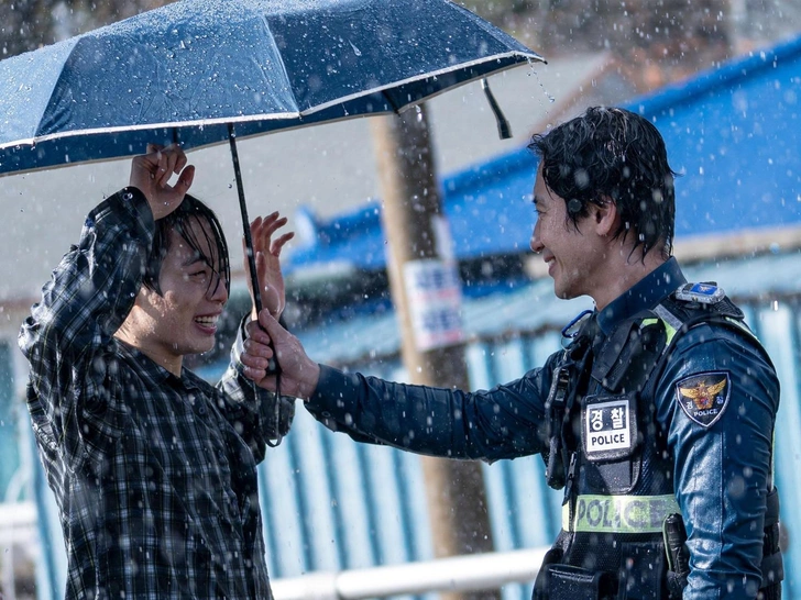 Син Ха Гюн в роли Ли Дон Cик | Источник: Кадр из дорамы «Монстр»