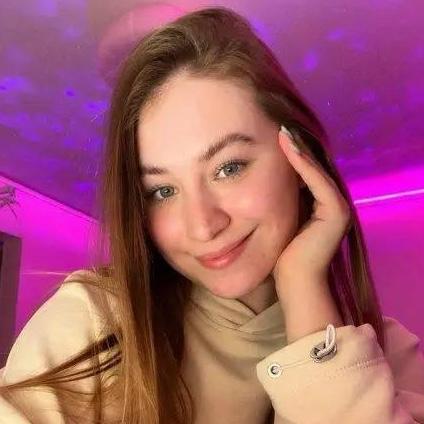 <p>Аня Виноград</p>