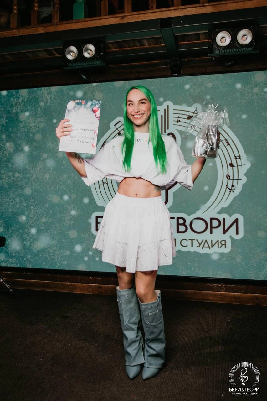 Анастасия в свободное от работы время занимается в вокальной студии и выступает | Источник: Анастасия Андреева