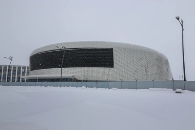 Контракт с подрядчиком ледового дворца в Нижнем могут расторгнуть