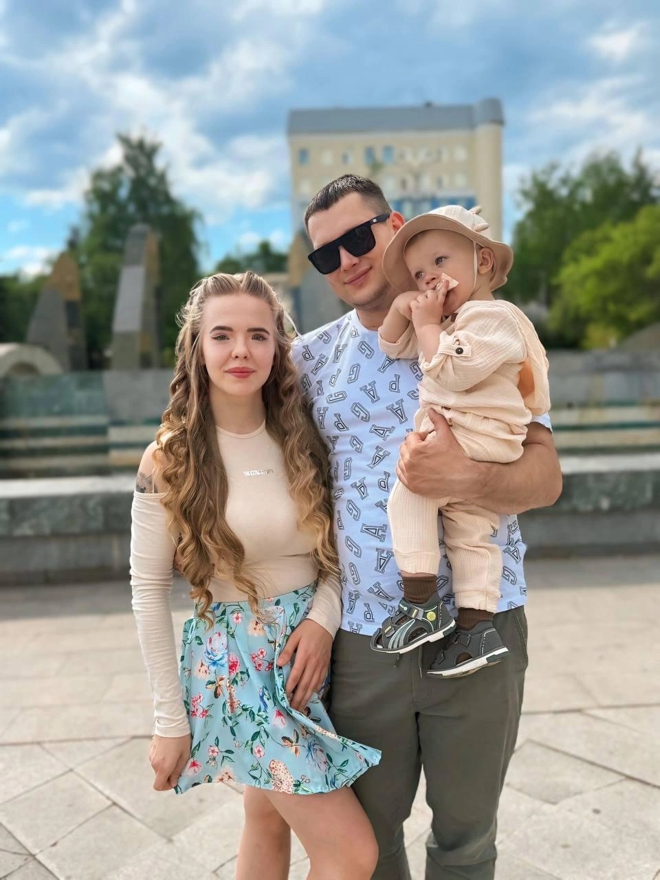 Семья поддерживает Никиту в его блогерских начинаниях | Источник: krava_nakormit_public / Vk.com