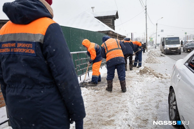 Желающих чистить Омск от снега за 50 тысяч не так много  | Источник: Кирилл Башинский/ NGS55.RU 