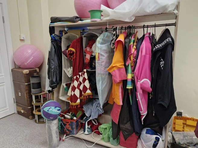 Гримерка клоуна  | Источник: Виктория Федорова / 164.RU