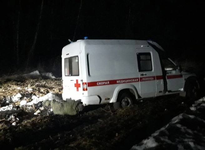 Под Рязанью спешащая на вызов «скорая» застряла в грязи | 62.ru