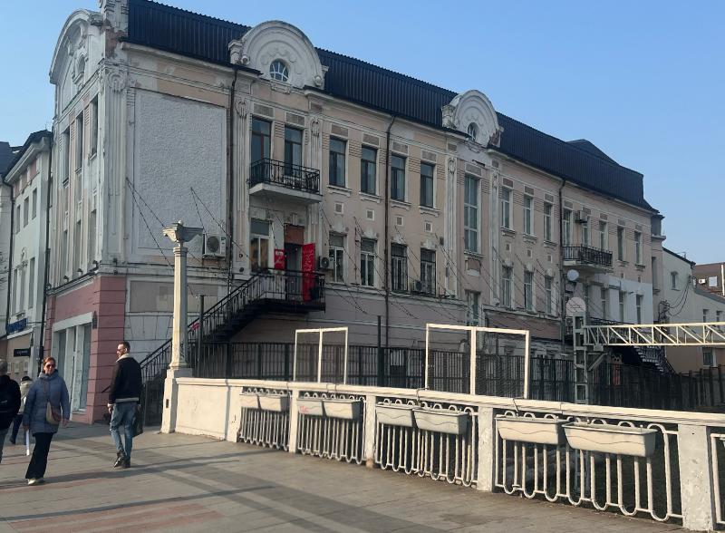 Светланская в 1992 году и 33 года спустя | Источник: Елена Буйвол / VLADIVOSTOK1.RU