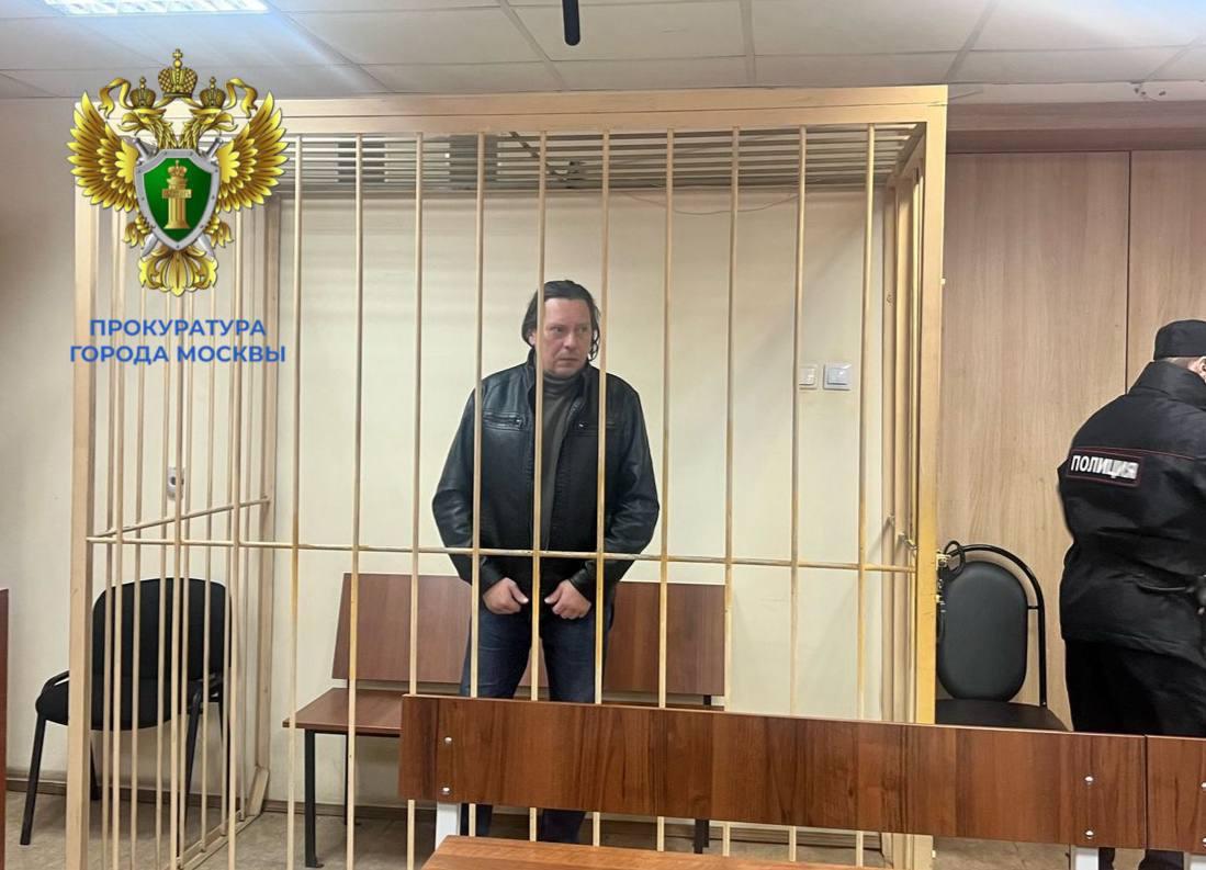 Два удара о стену: убившего внука москвича приговорили к 17 годам колонии