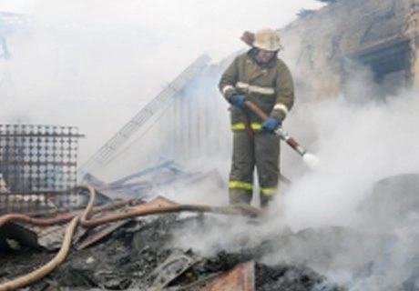 В поселке Мехзавод в Рязани ликвидирован пожар в гаражах | ya62.ru