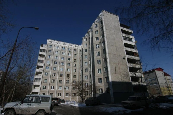 Дом № 82 на улице Малыгина, в котором находятся квартиры муниципального жилищного фонда | Источник: kvobzor.ru