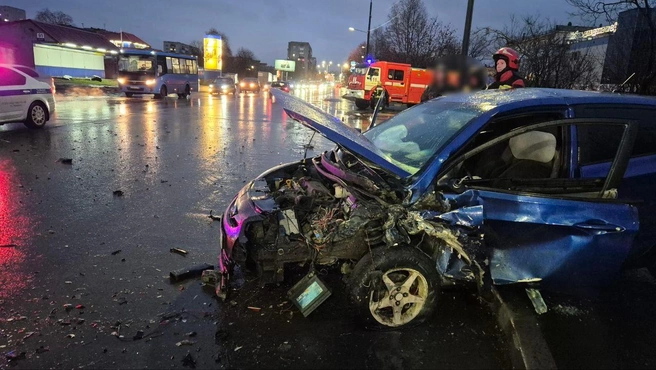 ДТП на Героев-Североморцев в Мурманске | Источник: Управление по ГОЧС и ПБ Мурманской области / Vk.com