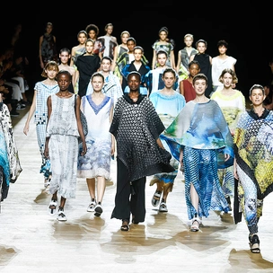 Небо, море, облака: Issey Miyake SS18