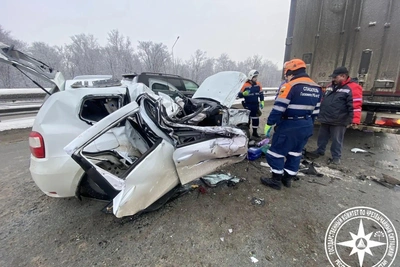 9-year-old rescued from trapped car after highway crash