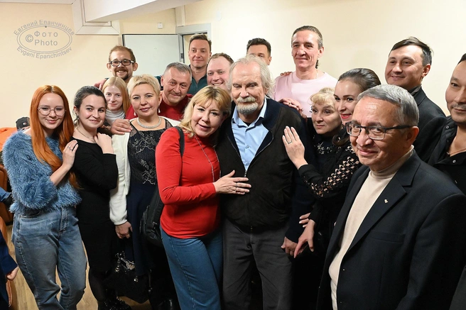 А через три года, в ноябре 2025-го, актёры Забайкальского драмтеатра выступят на сцене творческой мастерской «12» Никиты Михалкова в Москве | Источник: Евгений Епанчинцев