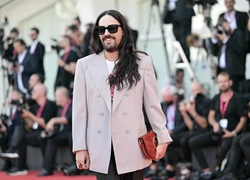 «Мода стала попсой»: честное интервью Алессандро Микеле накануне показа Valentino