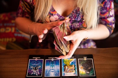 Мошенники выманили у самарчанки 150 тыс. рублей под видом колдуньи