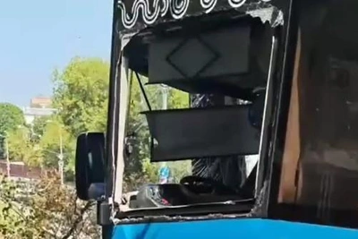 ДТП с автобусом на юге Москвы: 17 пострадавших, двое детей