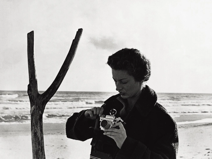 Марелла Аньелли с фотокамерой, 1960-е