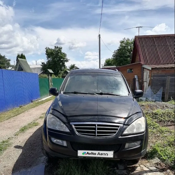 Внедорожник продают за 470 тысяч рублей | Источник: avito.ru
