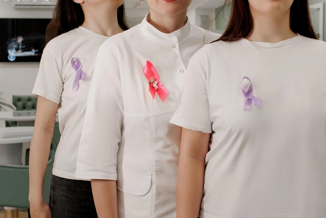 С 8 по 22 октября скидка 20% на прием маммолога и диагностику (УЗИ или маммографию) по назначению врача | Источник: «АвисМед»