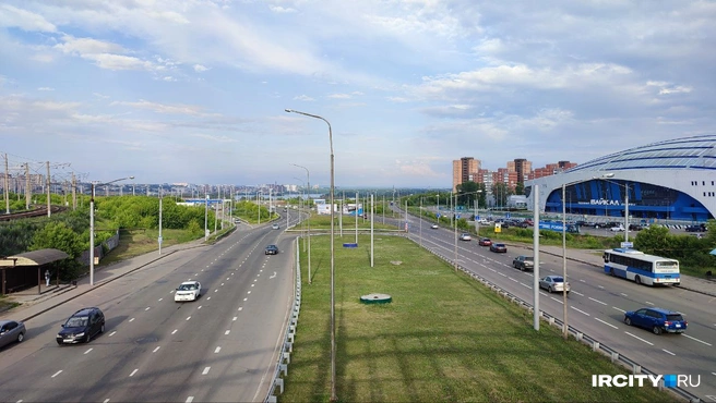 Повезло тем, кто легко может домчаться до центра города через Академический мост | Источник: Ксения Власова / «ИрСити»