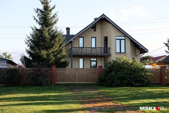 Наталья мечтала о доме, но платит за пустырь | Источник: Артём Устюжанин / MSK1.RU