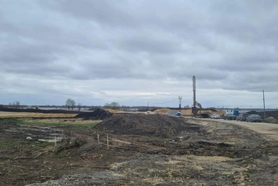 Мост через Оку: строители не снижают темпы в паводок