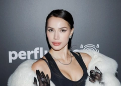 Решетова-гонщица, Загитова в одних колготках, полуголая Сысоева: звезды развлеклись на премии «Блогема»