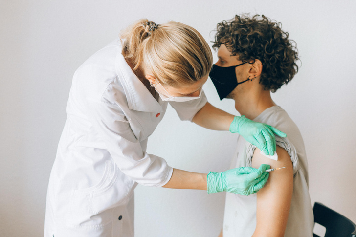 Жителей Германии прививали самодельной вакциной от коронавируса