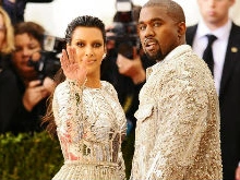 Мир посмеялся над нарядами звезд на Met Gala