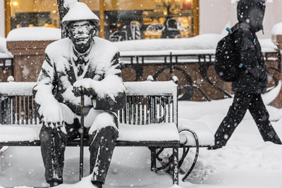 Челябинск засыпает снегом: метель до вечера