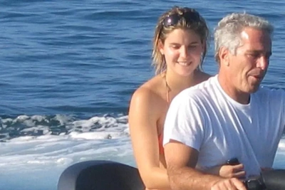 Эпштейн прятал компьютеры и фото в хранилищах по США