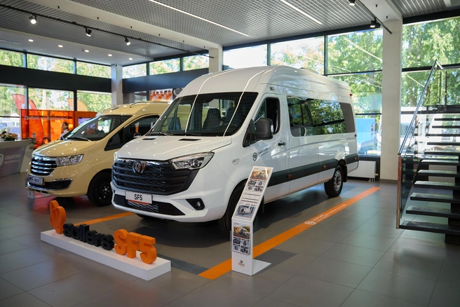 Российские автопроизводители привезли в Новосибирск сразу несколько новинок | Источник: «Сибирский Транспортный Дом»